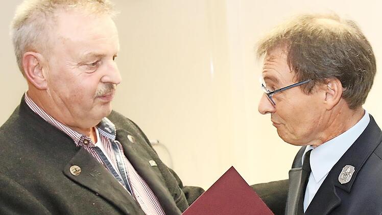 Heinz H&ouml;hn wurde durch den Vorsitzenden Gerhard Moser zum Ehrenmitglied ernannt.