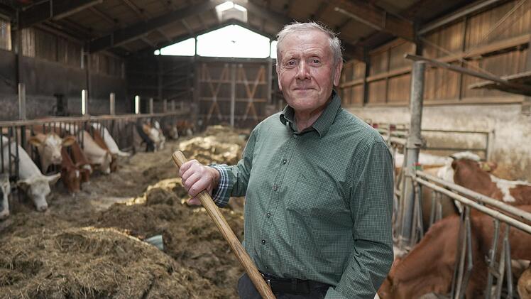 Hermann Karte, Landwirt in Brilon, erm&ouml;glichte dem Doku-Team Einblicke in den Alltag auf seinem Hof.