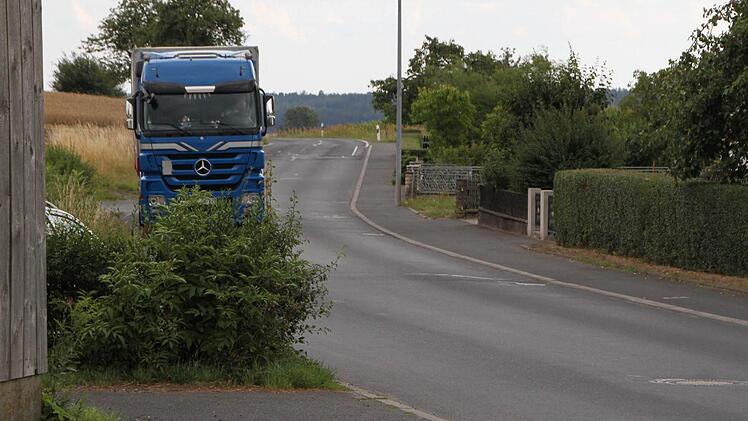 Wenn die Brummis von Oberleichtersbach kommen, haben sie ein ordentliches Tempo drauf. Foto: Ulrike Müller
