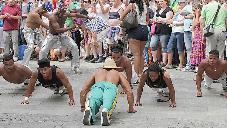 Impressionen vom Samba-Umzug 2015. Foto: Albert Höchstädter