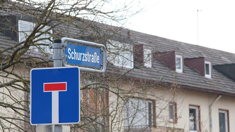 Das letzte noch nicht sanierte Wohnhaus in der früheren US-Wohnsiedlung in der Schurzstraße soll demnächst verkauft werden. Foto: Benedikt Borst