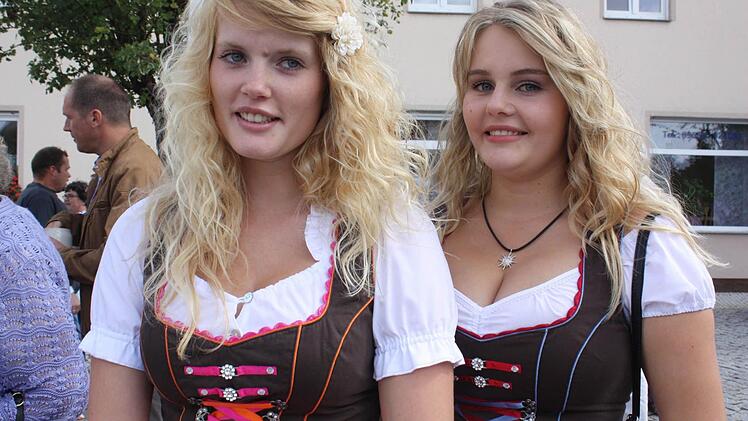 Susanna (l.) und Selina kamen aus Vestenbergsgreuth zum Zuschauen.