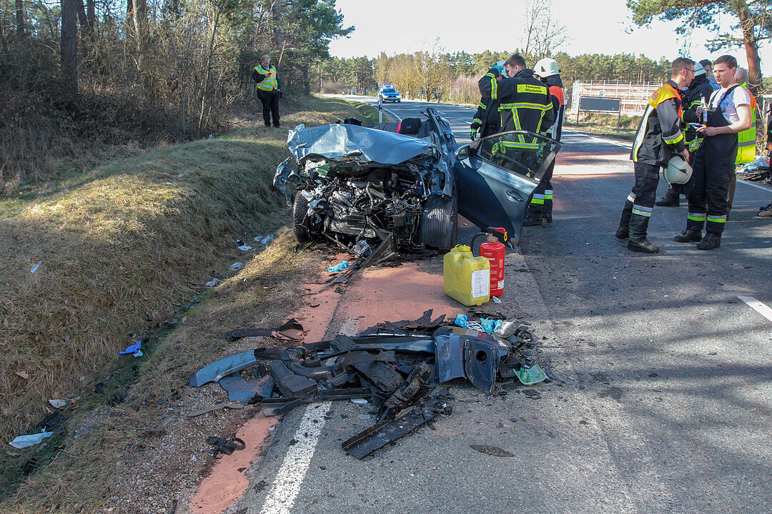 Mittelfranken: Mehrere Verletzte nach Frontalcrash