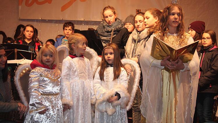 Die Eröffnung des Weihnachtsmarktes    Foto: Richard Sänger