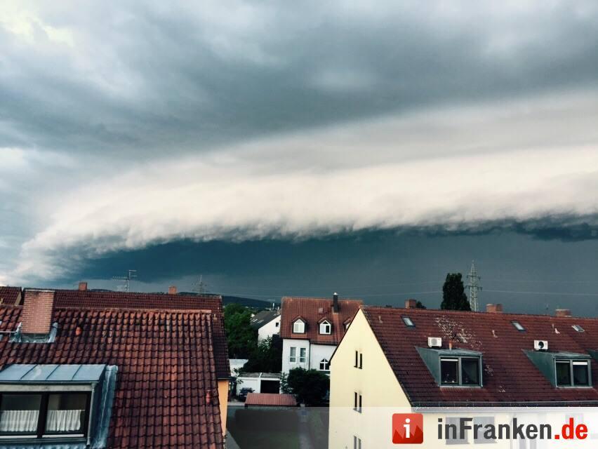 Gewitterfront über Bamberg und Umgebung