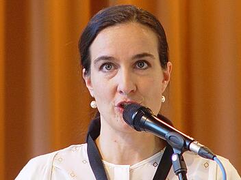 Julia Ballin zeigte sich musikalisch, überzeugte aber auch als Geschichtenerzählerin.  Foto: Brigitta Kempe-Wolf
