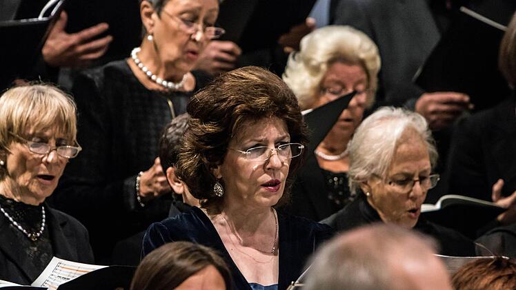 Begeisterten Beifall gab es am Ende für die Aufführung von Rossinis "Stabat Mater" in der Coburger Morizkirche: Nadiya Petrenko.Foto: Jochen Berger
