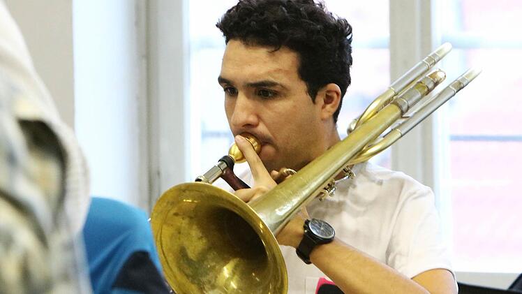 Proben-Impressionen: Das Philharmonische Orchester bereitet sich auf das Tango-Konzert am Samstag im Landestheater Coburg vor.Foto: Jochen Berger