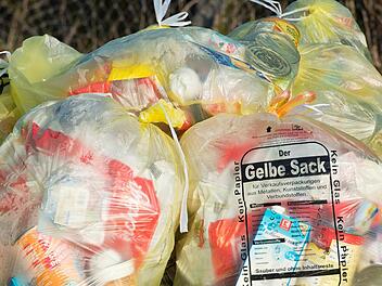 Leider entsorgt mancher Mitbürger seinen Abfall in der Natur. Foto: Patrick Pleul/dpa