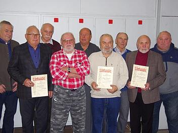 Vorsitzender Norbert Metz, Erich Rüth, Manfred Simon, Eugen Wiedamann, Manfred Kessler, Georg Weippert, Wolfgang Schneider, Hubert Noppenberger und Vize-Vorsitzender Horst Sterker
