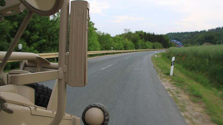 Der Winker (Bildmitte) war nicht bei allen Kübelwagen installiert, denn an jedem Gramm Gewicht wurde gespart.