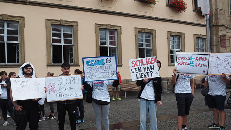 Bamberg: Flashmob gegen Gewalt an Kindern und Jugendlichen