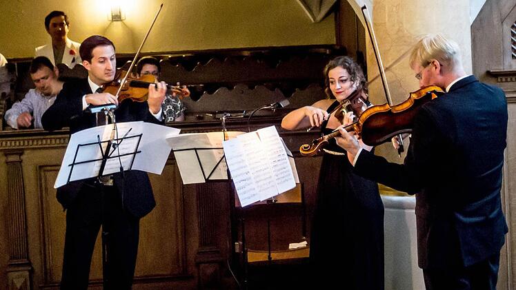 Impressionen vom Wandel-Konzert auf Schloss Callenberg im Rahmen des Festivals "Klanggrenzen".Foto: Jochen Berger