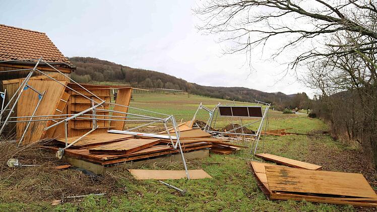 Zerstörter Bienenlehrstand bei LützelsdorfFoto: Franz Galster