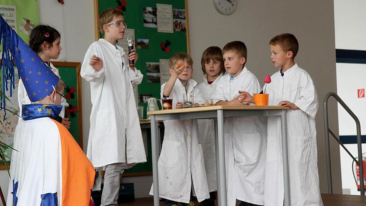 Experimente der kleinen Forscher und angehenden Professoren Foto: Richard S&auml;nger