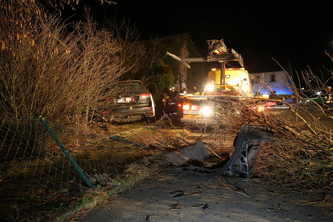 Verfolgungsjagd auf A9 endet in Vorgarten
