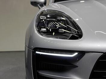 A9 bei Selbitz: Auf nasser Fahrbahn weggerutscht - hoher Sachschaden A9 bei Selbitz: Auf nasser Fahrbahn weggerutscht - hoher Sachschaden