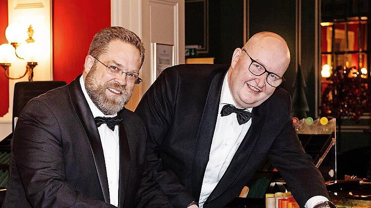 Christian Holzheimer (links) und Christian Spindler nehmen an der Bayerischen Meisterschaft der Croupiers teil.