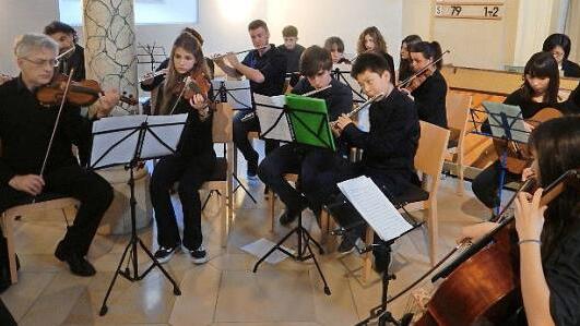 ... und das Kammerorchester aus Lugo konzertierten in der Spitalkirche. Fotos: Horst Wunner