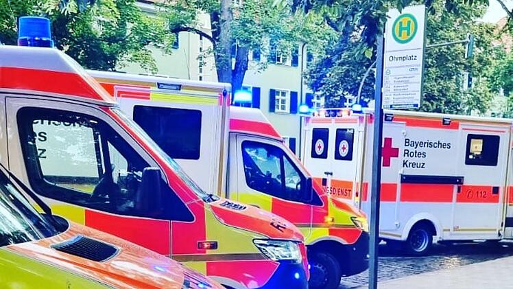 Feuer in Erlangen: Altenheim am Ohmplatz brennt