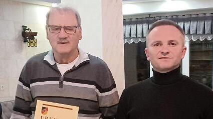 Die Geehrten (von links) zusammen mit RK-Vorsitzendem David Baer (rechts): Thomas Helfrich (50 Jahre), Paul Gundelach (40 Jahre) und Adrian Kozot (25 Jahre).