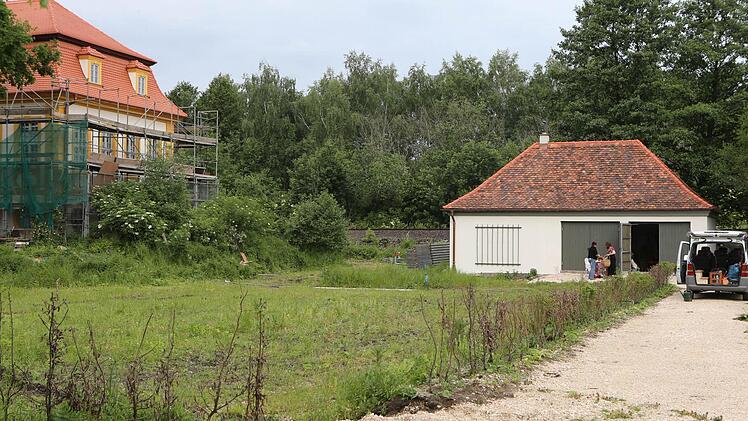 Im neuen Nebengebäude ist die Heizanlage untergebracht. Foto: Matthias Hoch