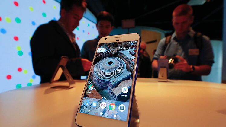 Ein "Pixel"-Smartphone nach der Präsentation Foto: John G. Mabanglo