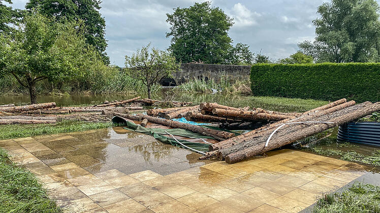 Adelsdorf: Nach Hochwasser - Anwohnerin berichtet vom Horror-Samstag