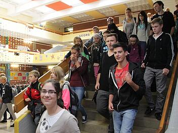 Die Schüler werden vom Packen zum Umzug am wenigsten betroffen sein. Foto: Josef Hofbauer