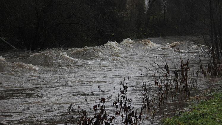 Die Wilde Rodach macht ihrem Namen alle Ehre. Foto: Friedwald Schedel