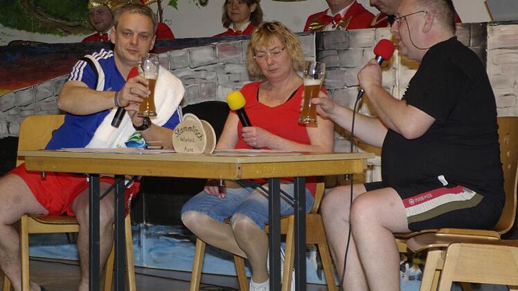 Der "Julius-Echter (Weißbier)-Gesprächskreis" (v. l.) Manfred Schmitt, Manuela Hose und Udo Tillemann. Foto: Winfried Ehling