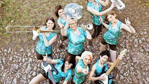 Die "Isartaler Hexen" eröffnen das Marktleugaster Straßenfest am Freitag, 25. August. Foto: privat