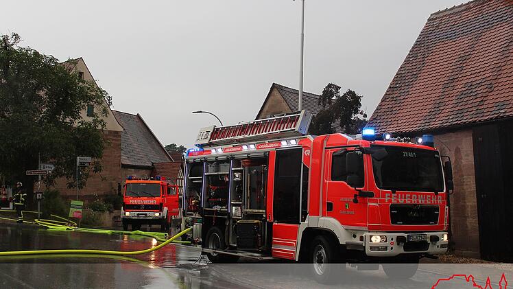 Cadolzburg: Blitzeinschlag in Einfamilienhaus - "Flammen schlugen aus Dach"