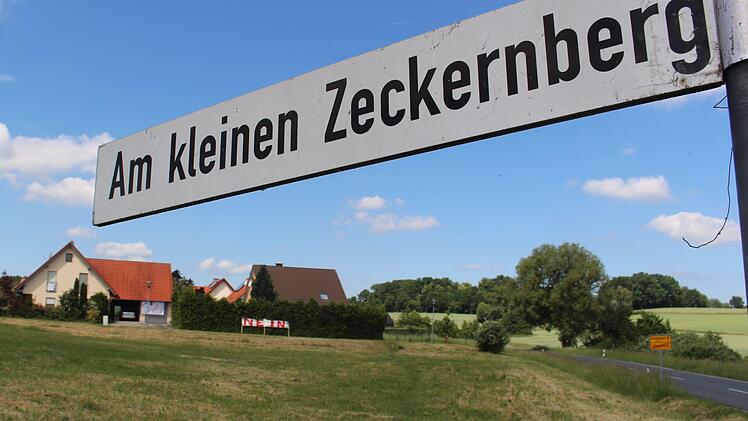 Auf diesem Grundstück gegenüber des Altenheims will Hans-Peter Burkhardt zwei große Wohnhäuser errichten.  Foto: Yannick Hupfer
