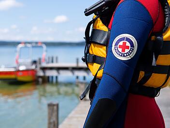 Aufregung an bayerischem Badesee - Kinderjacke sorgt für Großeinsatz