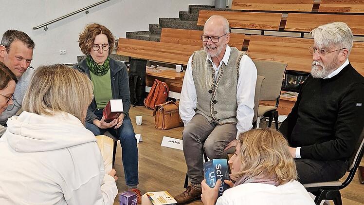 Reger Austausch beim Schulpastoraltag auf dem Volkersberg.