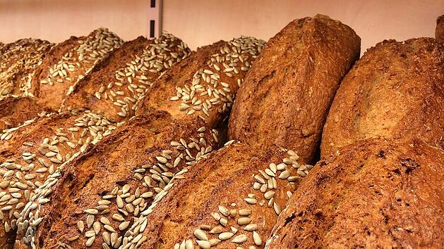 Dinkel-Vollkorn-Brot: mit Sonnenblumenkernen oder Haferflocken ein wahrer Genuss!