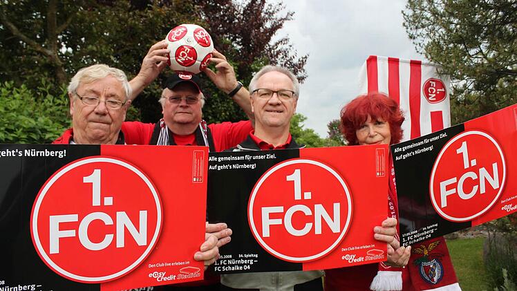 Die Hoffnung stirbt zuletzt: die vier treuen Club-Fans aus Wiesen  Fotos: Markus Häggberg