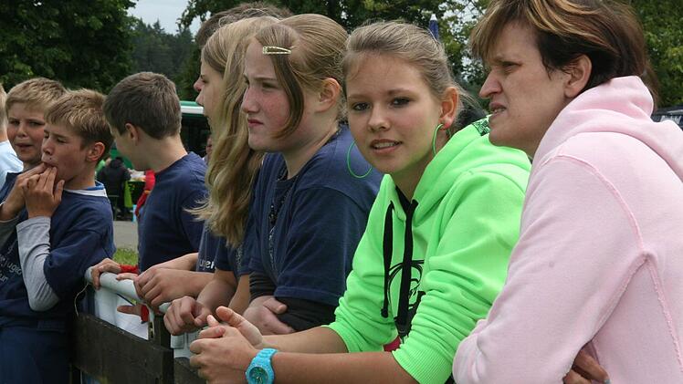 Die Zuschauer kamen auch auf ihre Kosten, denn die Mannschaften machten es spannend.