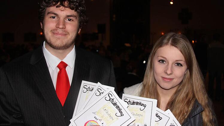 Benjamin Brandtner und Annemarie Mützel engagieren sich für die Schülerzeitung.
