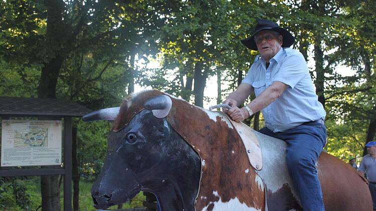 Altbürgermeister Alfred Schaden hoch zu Roß Foto: Veronika Schadeck