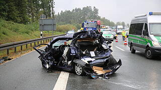 Schwerer Unfall nach Starkregen auf A9 bei Bayreuth