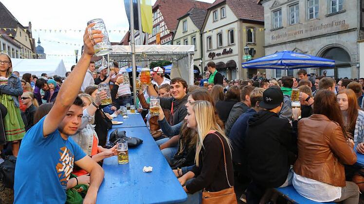 Feststimmung garantiert: das Eberner Altstadtfest.Fotos: Barbara Herbst