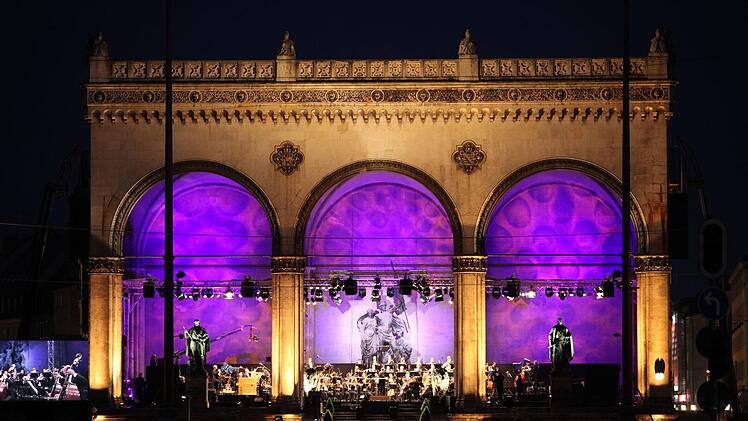 Am 12. und 13. Juli wird der Platz vor der Münchner Feldherrnhalle wieder zu Münchens schönstem Konzertsaal.
