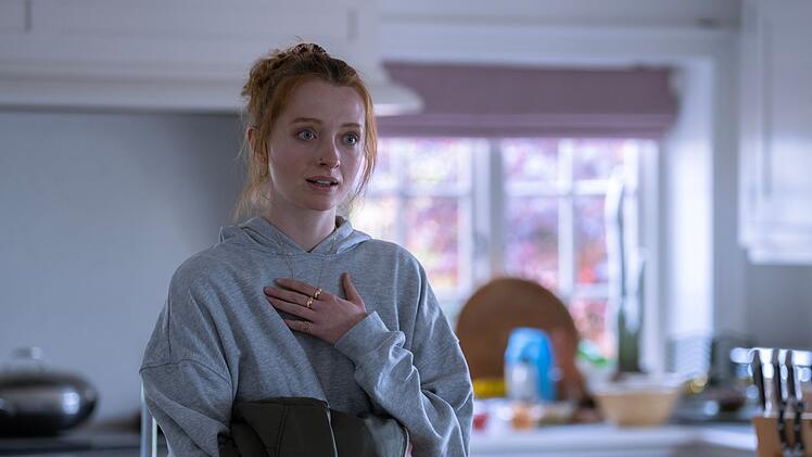 Hat Zadie Evans (Poppy Gilbert), die Mitbewohnerin der ermordeten Chloe, etwas mit deren Tod zu tun? Sie streitet das ab und liefert der Polizei den Hinweis, dass Chloe keine Drogen nahm, auch wenn ihr K&ouml;rper voll davon war, als sie starb.