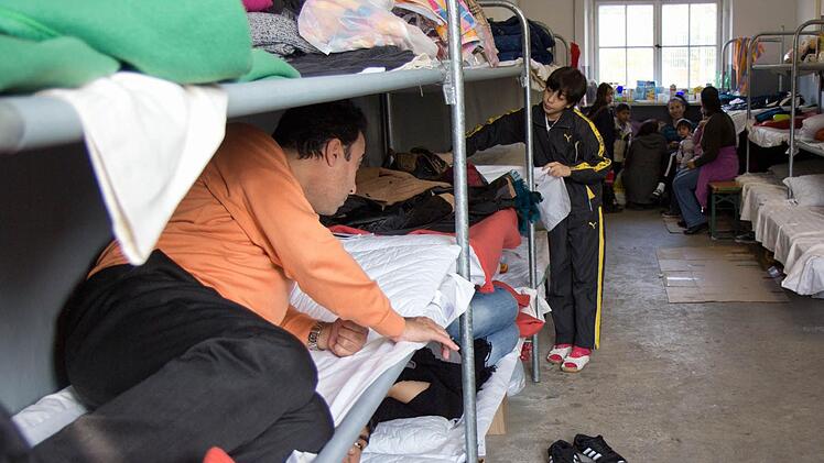 Asylsuchende in Zirndorf.   Die Unterkunft ist überlastet. Foto: Michael Gründel