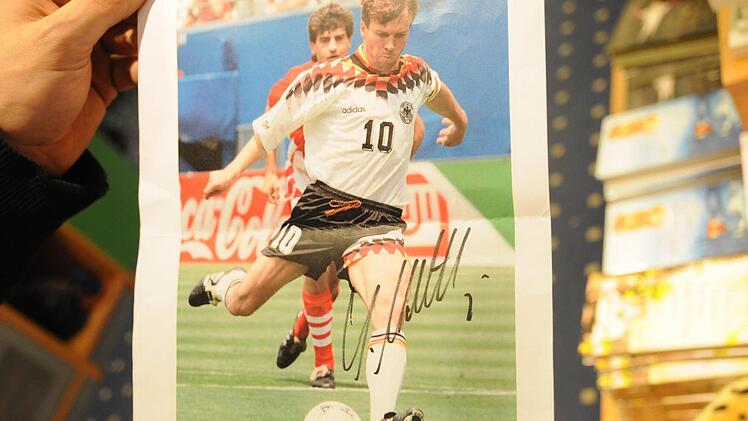 Christian Bauriedel hat sich diesen Ausdruck, der Matthäus bei einem WM-Spiel von 1994 zeigt , signieren lassen.