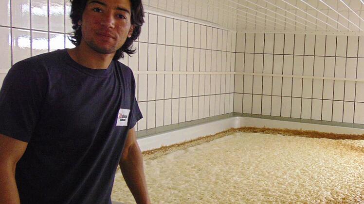 Niko im Gärkeller der Klosterbrauerei. Foto: Petra Malbrich
