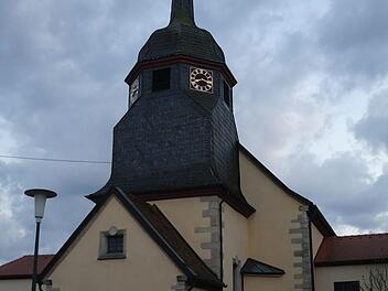 Das Kirchendach in Kothen wird in Teilbereichen neu eingedeckt. Die Gemeinde beteiligt sich zu einem Drittel an den Kosten.  Stephanie Elm