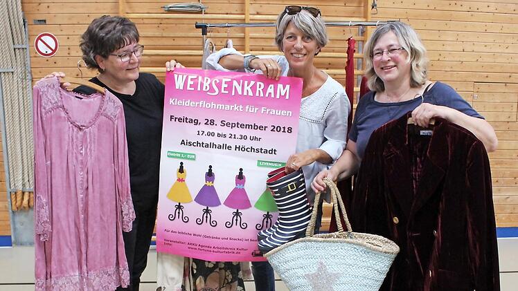 Birgit Neudörfer, Bine Brinkel und Jeanette Exner freuen sich schon auf den zweiten Weibsenkram. Foto: Evi Seeger